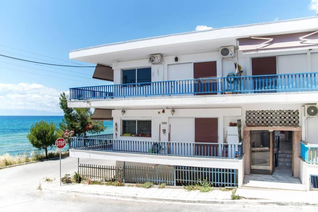 Seafront 2 Bedrooms Apartment نيا إيراكليا المظهر الخارجي الصورة